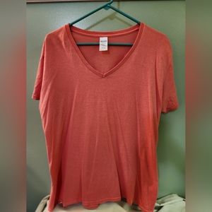 Gildan heacy cotton v neck tee 2xl